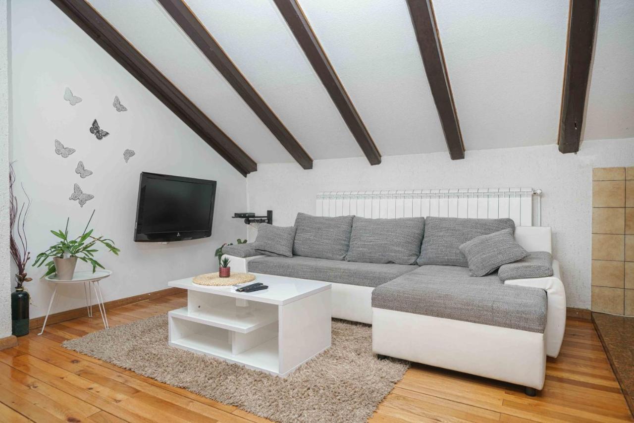 Apartments Micin Vodice Esterno foto